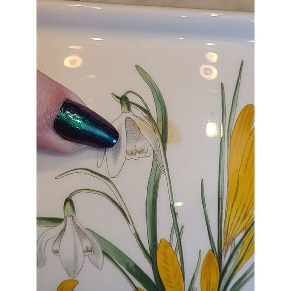 Portmeirion 'The Botanic Garden' 8.5" Round Romantic Vegetable/Salad Bowl Crocus - Picture 6 of 16